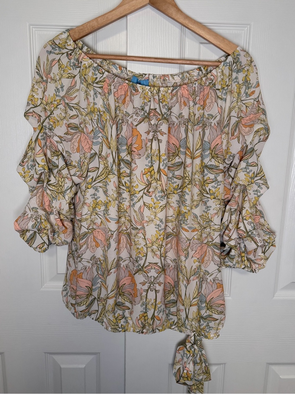Cece Floral Off-Shoulder Peasant Top in Cream and Pink